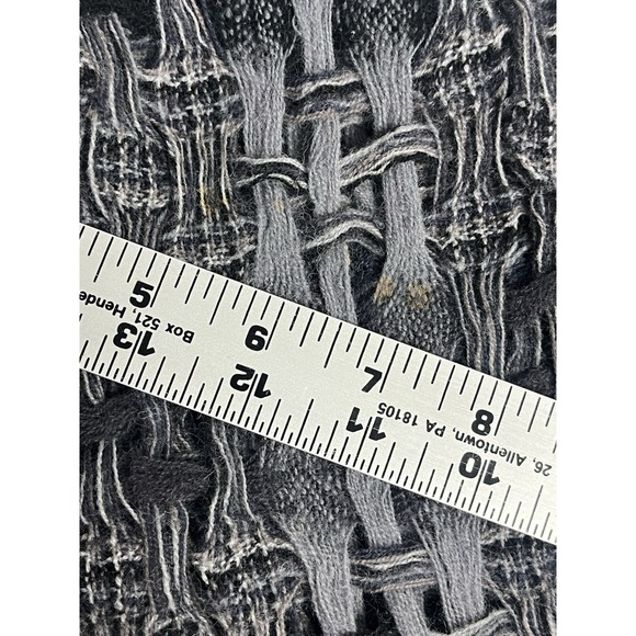 Suntrai of Ireland Wool Scarf Open Weave Gray Black Fringe NWOT *READ* - Picture 5 of 11